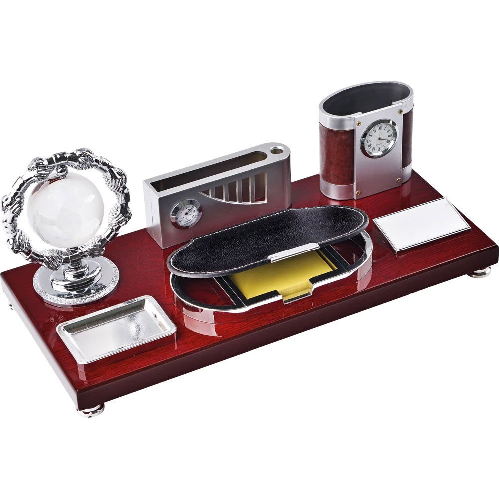 ByGufi İsme Özel Hediye Elmas Ahşap Masa Seti