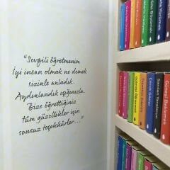 ByGufi Kişiye Özel Çikolata Kütüphanesi – “İyi ki Varsın Öğretmenim” Temalı, Mini Kitap Tasarımlı, El Yapımı, Dekoratif Hediye Seti