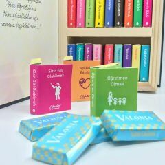 ByGufi Kişiye Özel Çikolata Kütüphanesi – “İyi ki Varsın Öğretmenim” Temalı, Mini Kitap Tasarımlı, El Yapımı, Dekoratif Hediye Seti