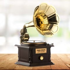ByGufi Kişiye Özel Gramofon Müzik Kutusu – Nostaljik, İsim Yazılı, Dekoratif ve Fonksiyonel Hediye