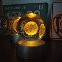 ByGufi Kişiye Özel Hediyelik Cam Küre – Saturn Kız Figürlü | Dekoratif ve Gece Lambası