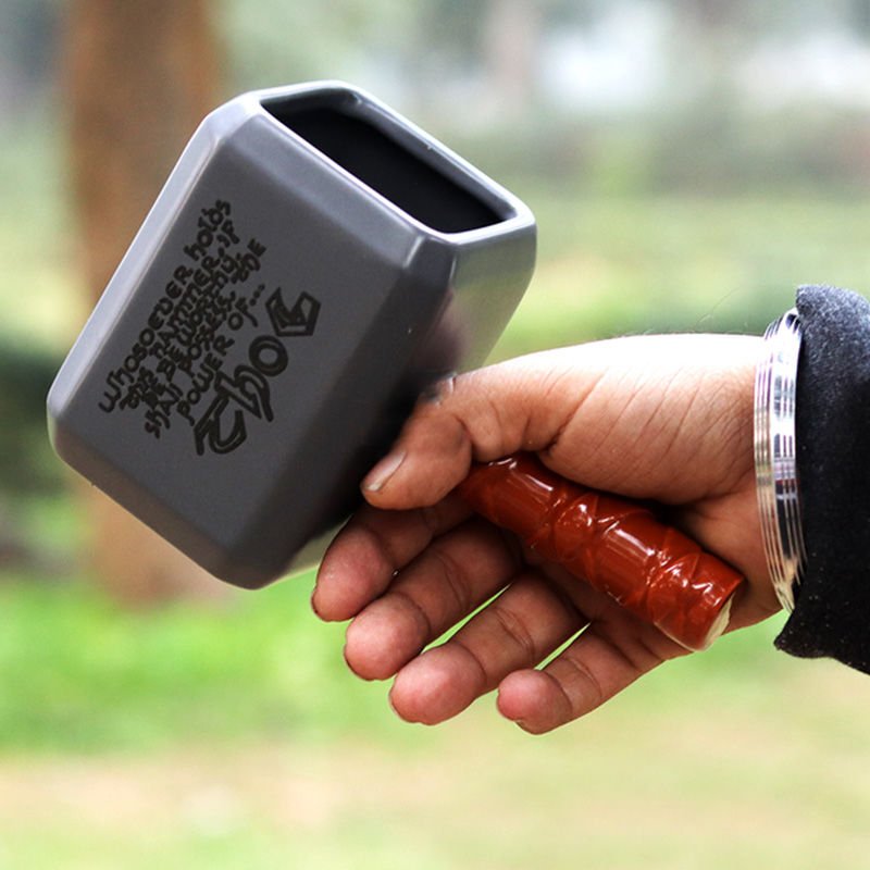 ByGufi Thor Çekiç Kupa – 3D Tasarım, Seramik, Marvel Temalı, Koleksiyonluk ve Dekoratif, Hediye Kutusunda