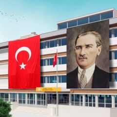 ByGufi Türk Bayrağı + Atatürk Posteri 600x900 cm – Kurumsal Özel Tasarım | Raşel & Saten Kumaş
