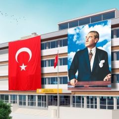 ByGufi Kurumsal Hediye – Türk Bayrağı + Atatürk Posteri 400x600 cm | Özel Tasarım | Raşel & Saten Kumaş