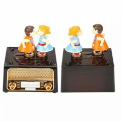 Kişiye Özel Öpüşen Sevgililer Müzik Kutusu
