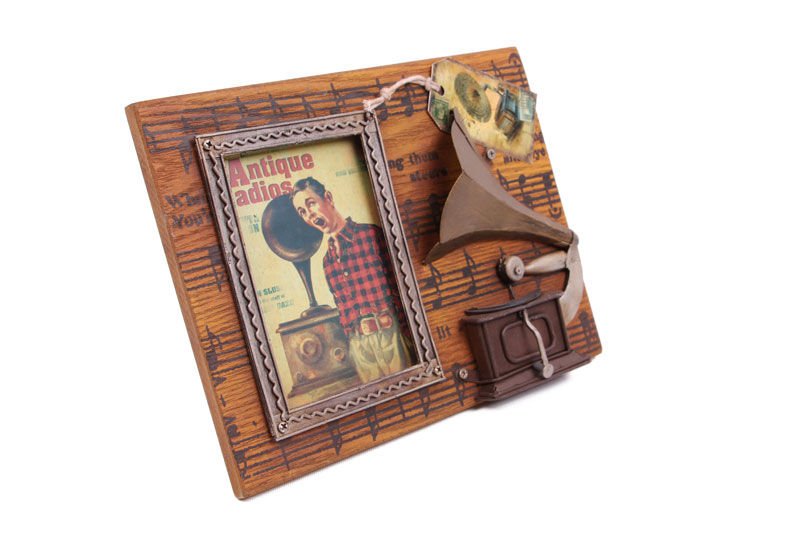 ByGufi Dekoratif Metal Çerçeve – Gramofon Temalı Vintage Tasarım