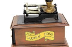 ByGufi Hediyelik El Yapımı Dekoratif Metal Gramofon Kutu