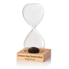 ByGufi Kişiye Özel Ahşap Kaideli Manyetik Kum Saati – Dekoratif ve Kişiselleştirilebilir Hediye