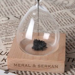 ByGufi Kişiye Özel Ahşap Kaideli Manyetik Kum Saati – Dekoratif ve Kişiselleştirilebilir Hediye