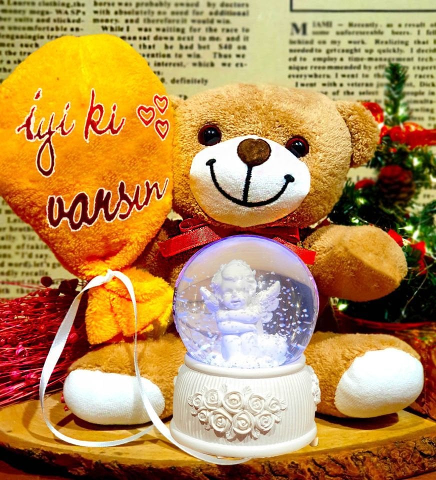 ByGufi Melek Kar Küresi & “İyi Ki Varsın” Peluş Ayıcık – Sevgiliye Özel Hediye, Sevgililer Günü ve Doğum Günü Hediyesi, Işıklı ve Dekoratif Tasarım