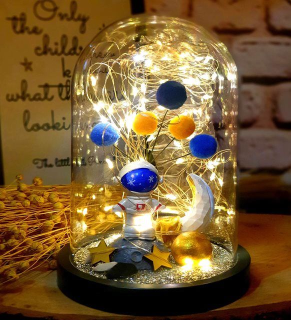 ByGufi Astronot Işıklı Teraryum – LED Işıklı, Dekoratif, Hediyelik, Özel Tasarım