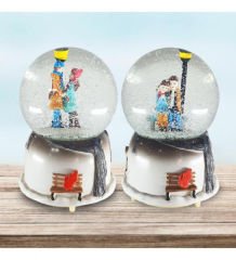 ByGufi Sokak Lambası Kar Küresi ve Müzik Kutusu – Büyük Boy, Işıklı & Dönen Figürlü – Hediyelik Dekoratif Müzik Kutusu