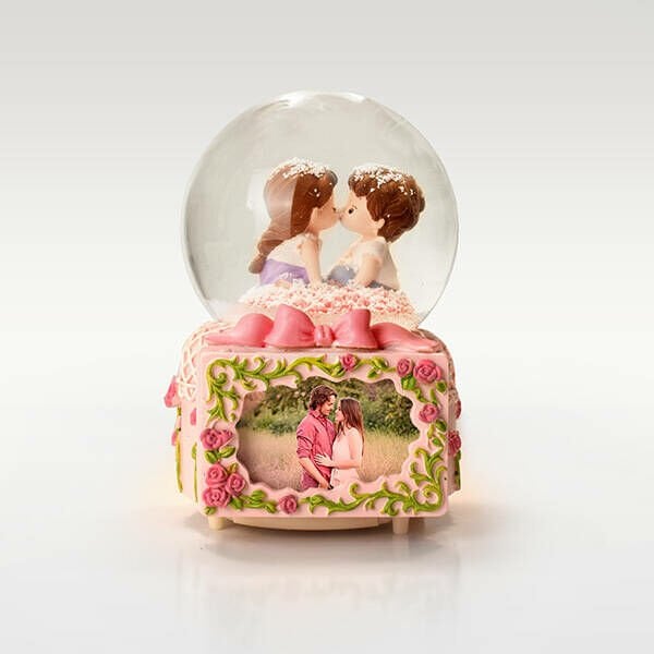 By Gufi Kişiye Özel Foto Çerçeveli Hediye Kar Küresi ve Müzik Kutusu – Büyük Boy – 3D Kabartmalı Tasarım