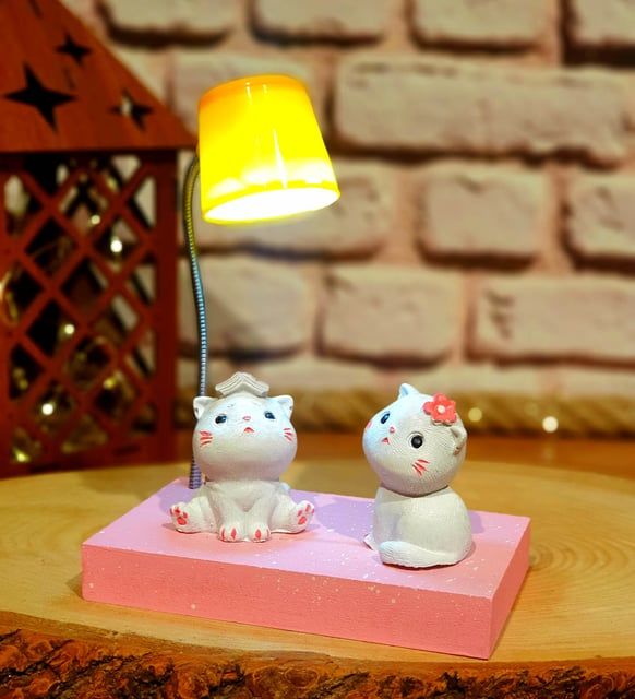 ByGufi Kişiye Özel Işıklı Sevimli Kediler – Dekoratif Gece Lambası, Arkadaşa Hediye, Doğum Günü ve Yeni İş Hediyesi