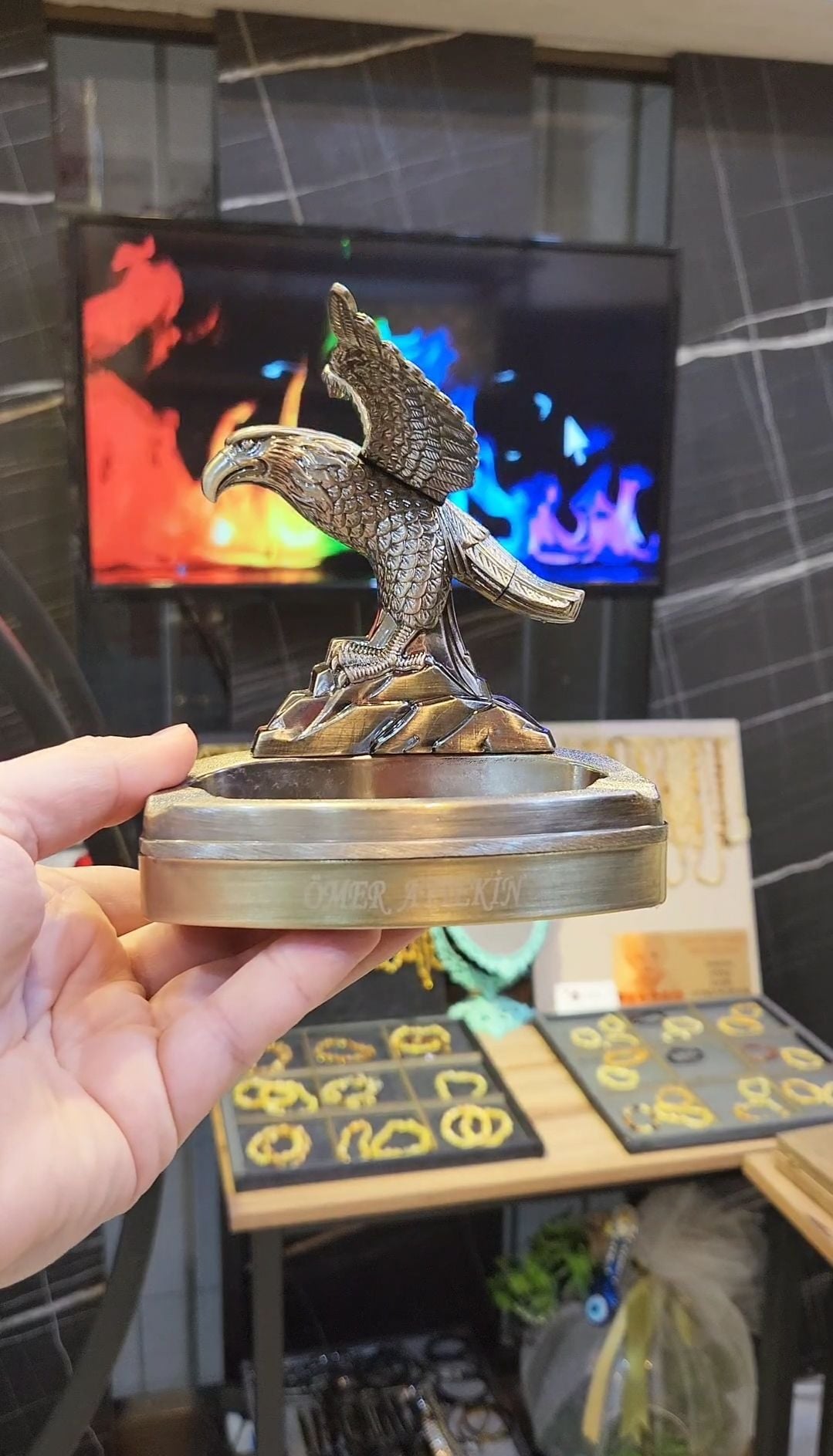 ByGufi İsme Özel Çakmaklı Masa Küllüğü Kartal