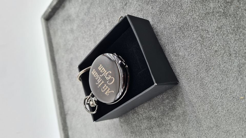 ByGufi Kişiye Özel Köstekli Saat – Metal Tasarım, 36 cm Zincir, Fonksiyonel ve Dekoratif Hediyelik