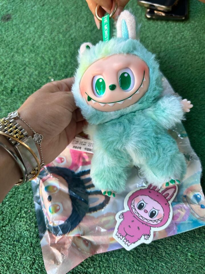 ByGufi Labubu Peluş – Sevimli Yumuşak Oyuncak, Koleksiyonluk Hediyelik Peluş