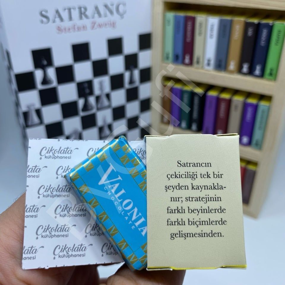 ByGufi Kişiye Özel Çikolata Kütüphanesi – “Satranç”