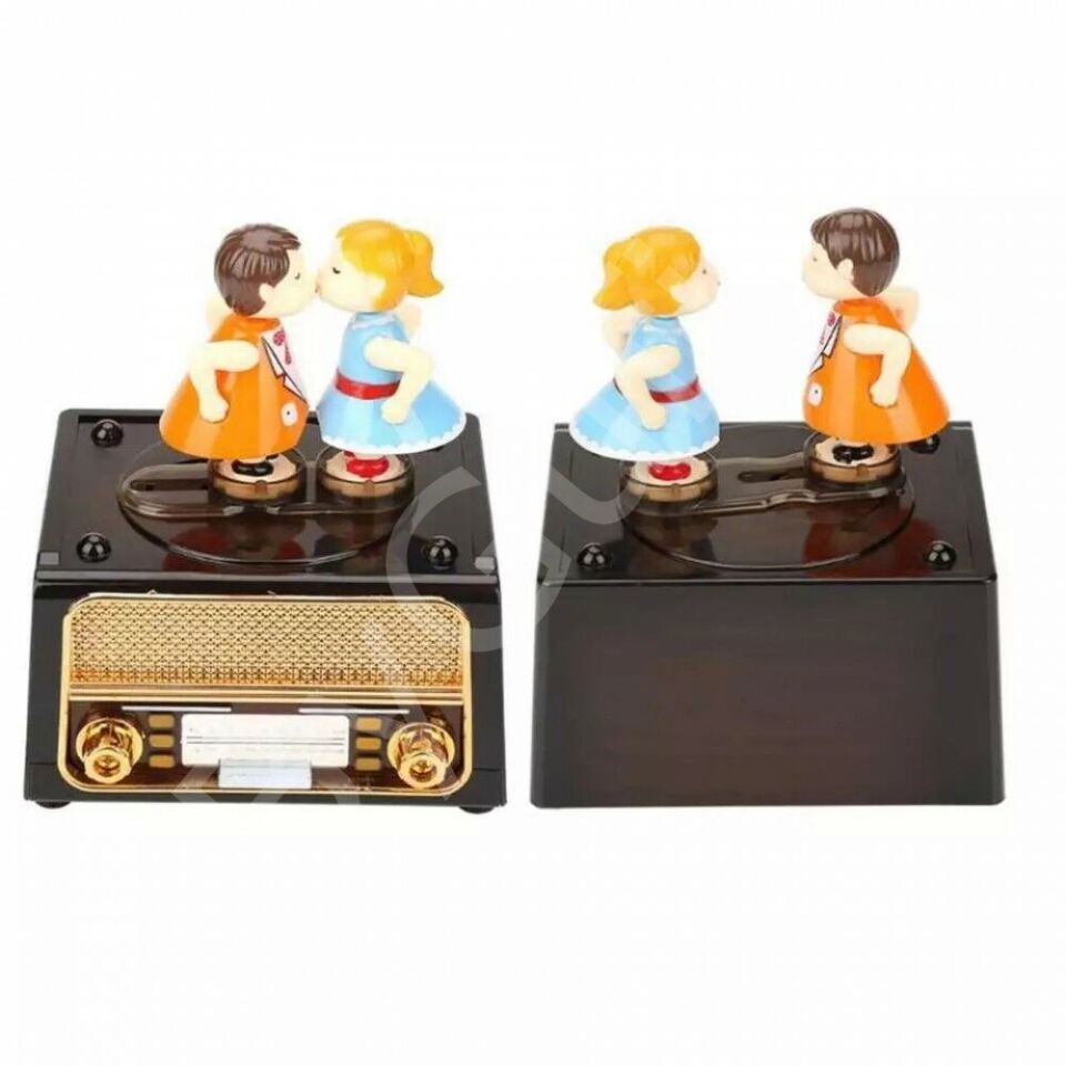 ByGufi Kişiye Özel Hediye Öpüşen Sevgililer Müzik Kutusu